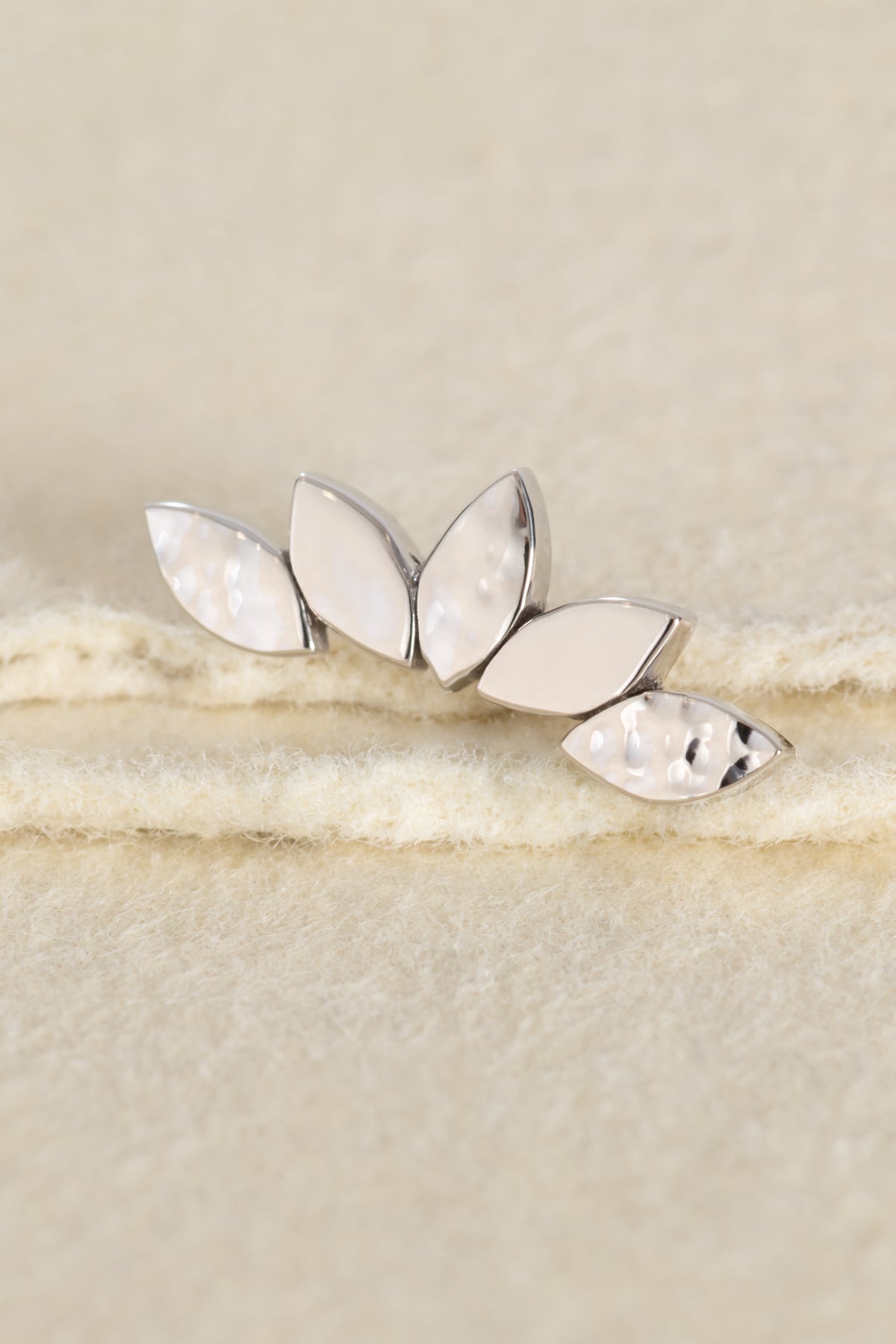 BVLA Flat Alternating Hammered Serenity Threaded End