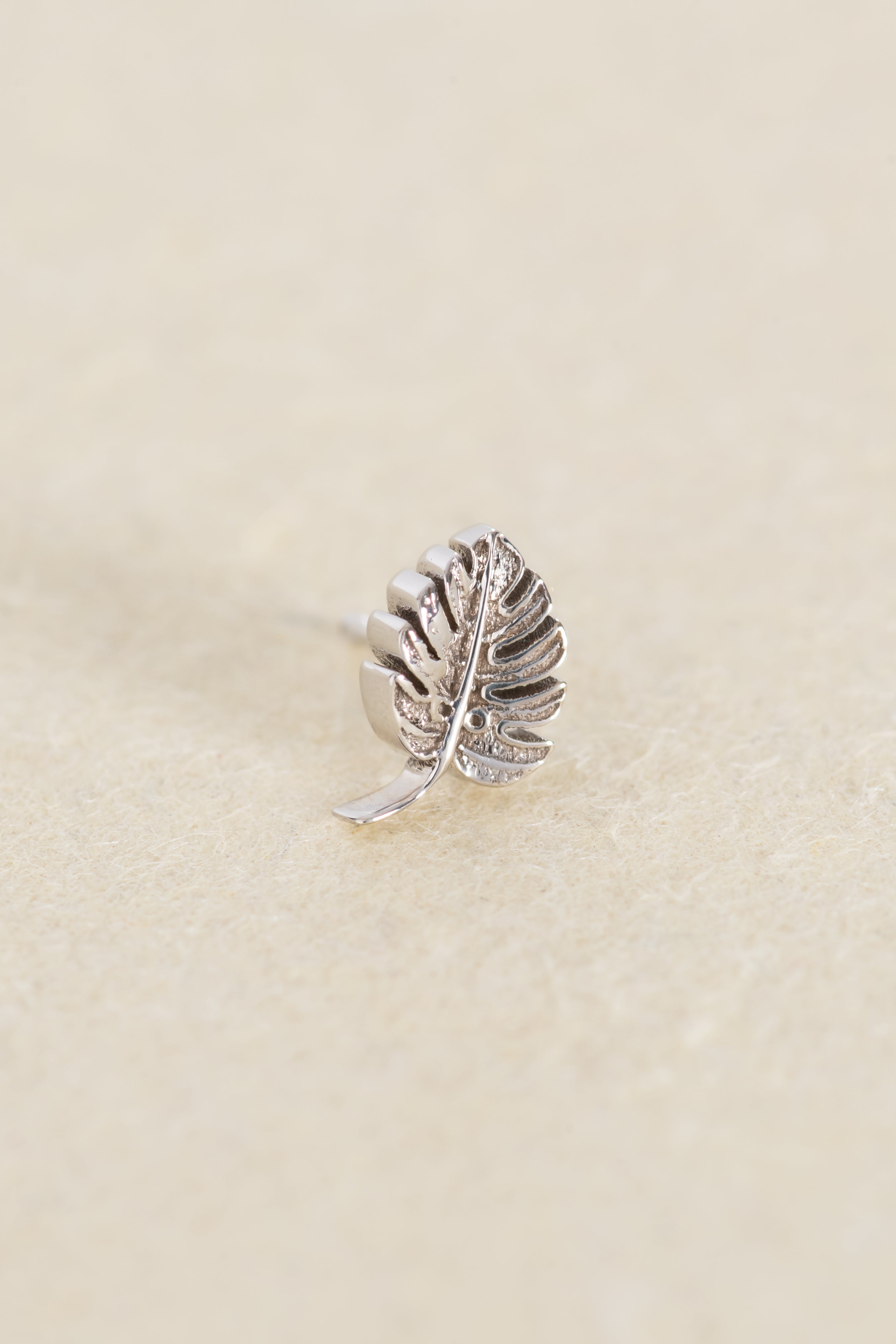 BVLA Tiny Monstera Leaf Threadless End