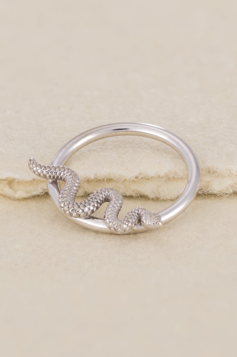 BVLA Delicate Snake Seam Ring